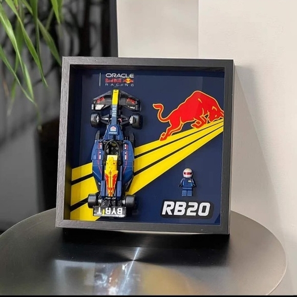 Ferrari SF-24 Model Display - Picture 2 of 13